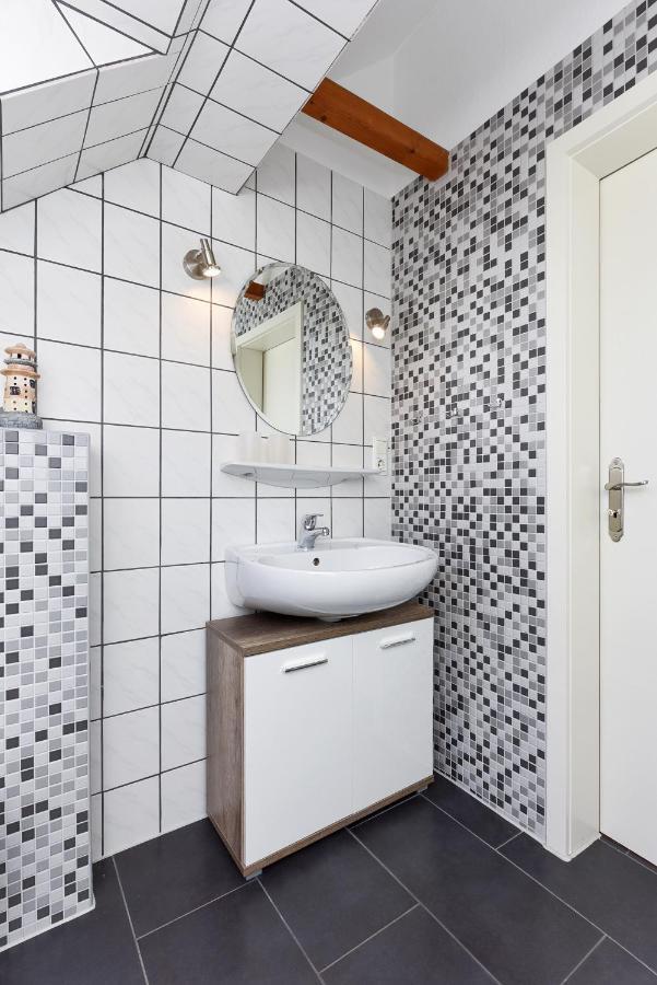 Ferienwohnungen Im Haus Friesische Weite ชิลลิคช์ ภายนอก รูปภาพ